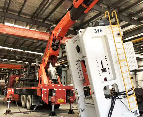 杨林尾镇附近随车吊出租，轻松解决运输难题