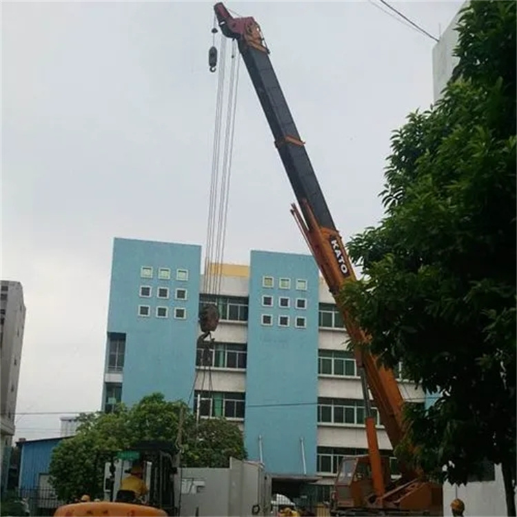 杨林尾镇130吨吊车租赁多少钱