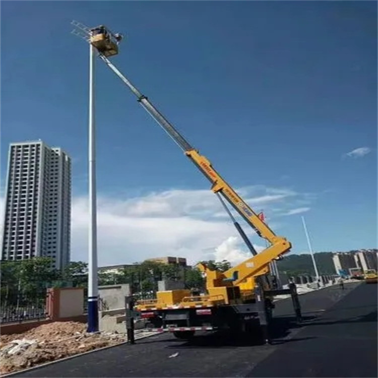 杨林尾镇维修路灯的曲臂升降车出租